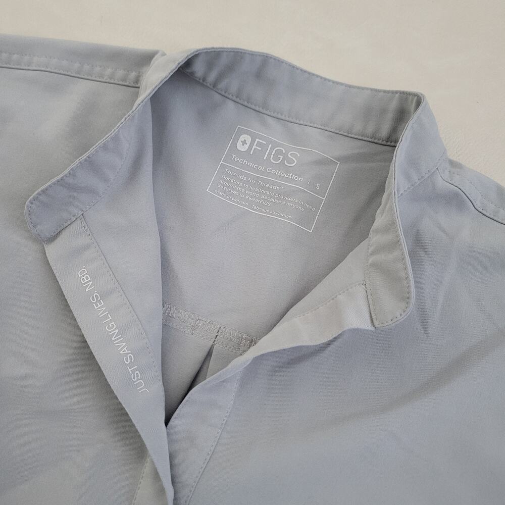 FIGS Rafaela Oversized Scrub Top Womens Small Gray Technical Collection - Picture 5 of 9